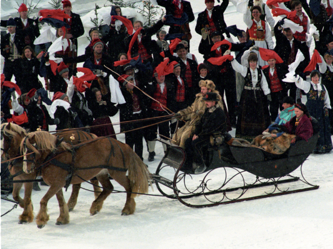 Kongeparet ankommer åpningsseremonien under OL på Lillehammer i 1994. Foto: Terje Bringedal / VG / NTB scanpix